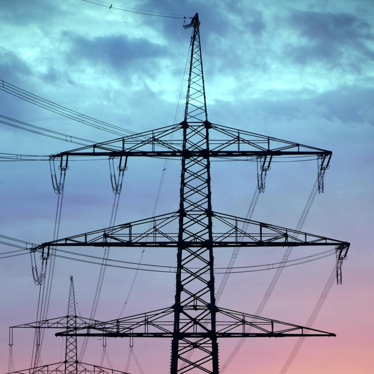 Avoiding Peak Tariff Charges: Smart Load Scheduling Strategies for Australian Small and Medium Enterprises